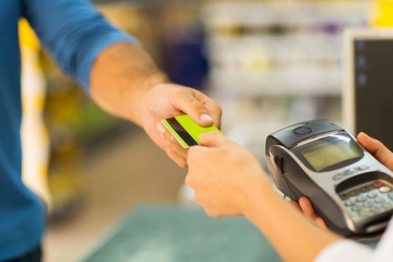 As regras sobre a compra com cartão de crédito ou débito